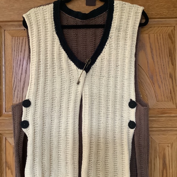 Fabulous TriColor Vest…..Chocolate/Cream/Black with Pin - Picture 1 of 3
